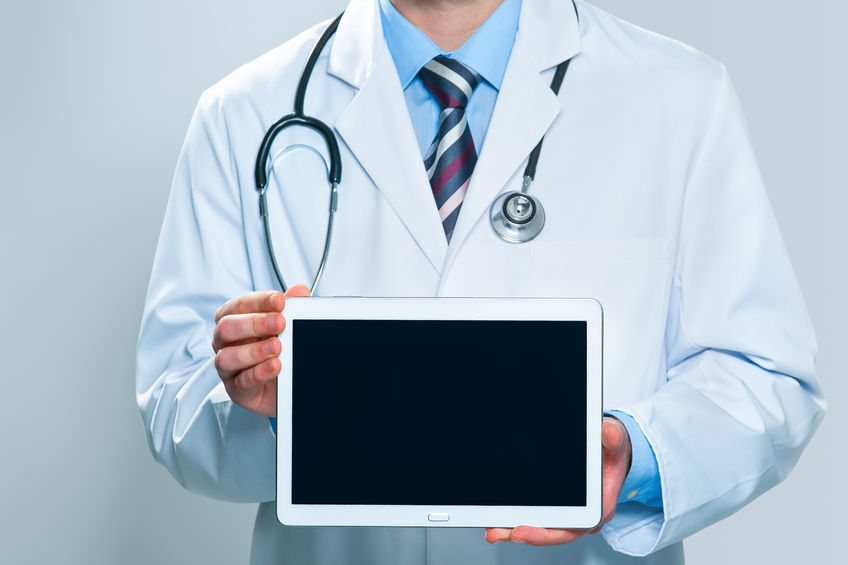 telemedicine doctor with ipad